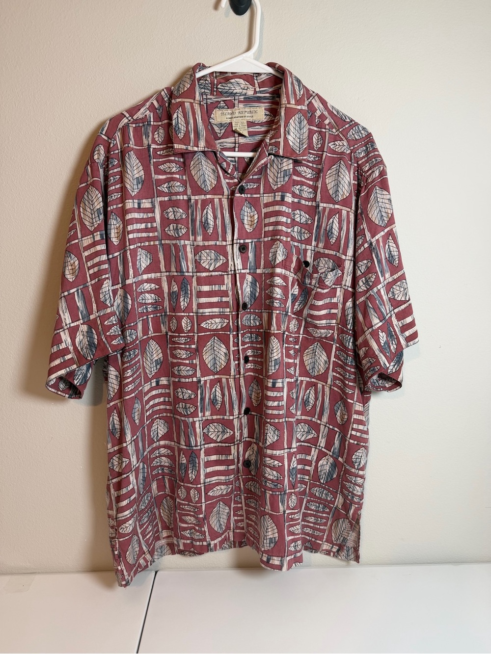 Vintage-Inspired 100% Silk Men's Short Sleeve Button-Up Shirt - Rust Leaf Print